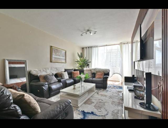 1 BEDROOM APARTMENT FOR SALE IN BEDFORD GARDENS